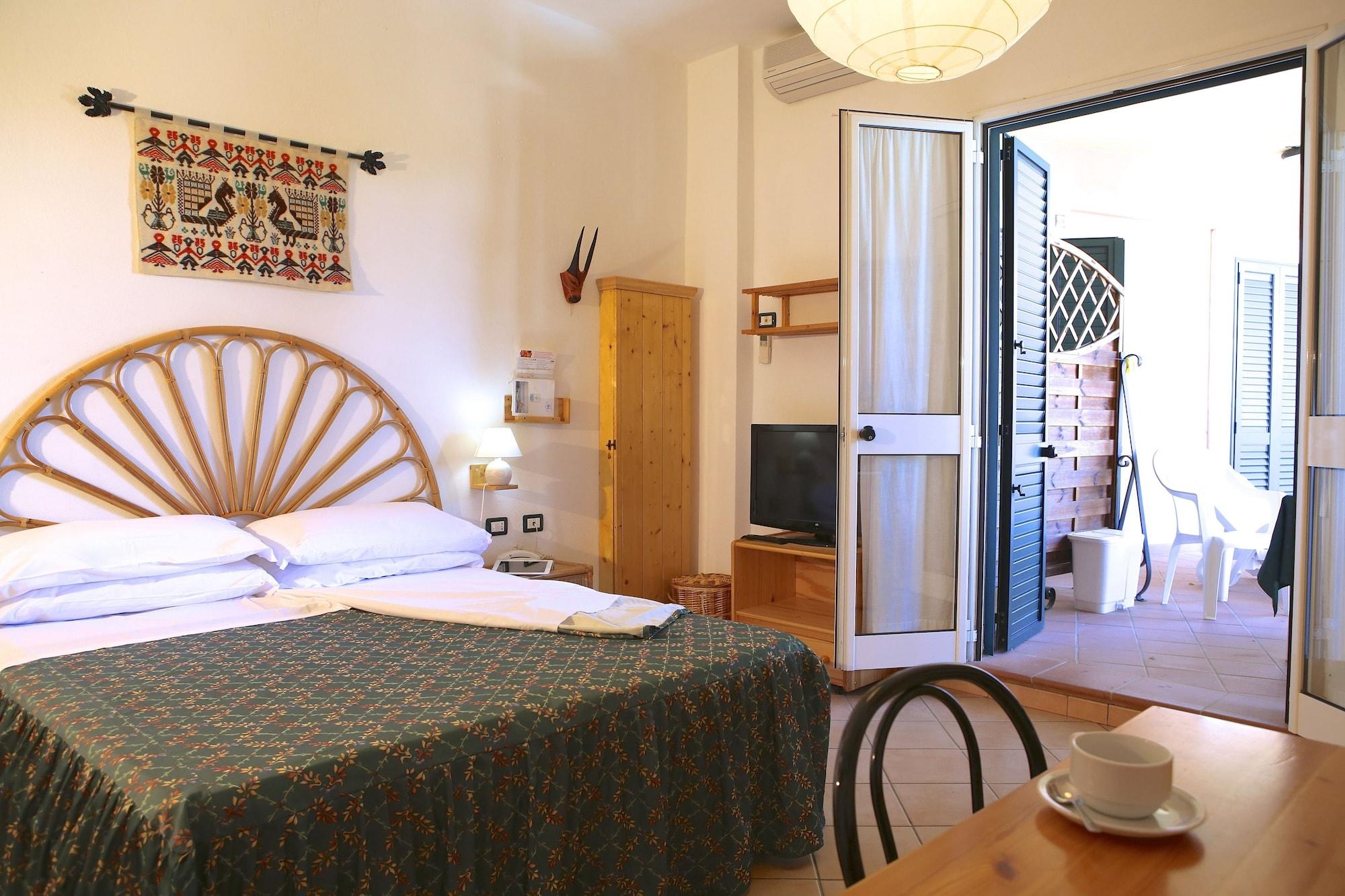 Domus De Janas Sul Mare Hotel บารีซาร์โด ภายนอก รูปภาพ