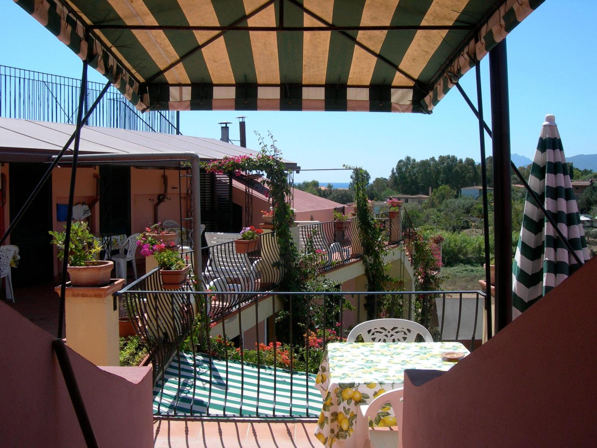 Domus De Janas Sul Mare Hotel บารีซาร์โด ภายนอก รูปภาพ