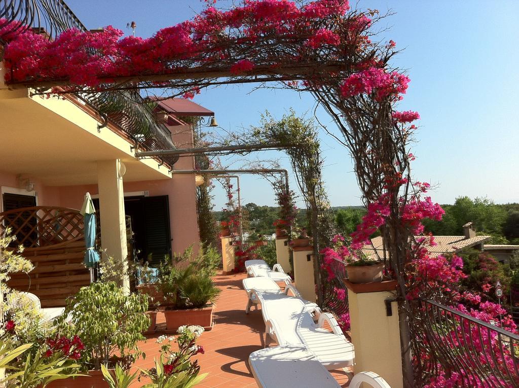 Domus De Janas Sul Mare Hotel บารีซาร์โด ภายนอก รูปภาพ