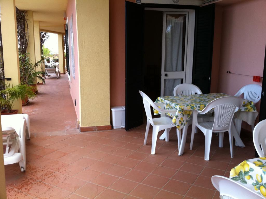 Domus De Janas Sul Mare Hotel บารีซาร์โด ภายนอก รูปภาพ