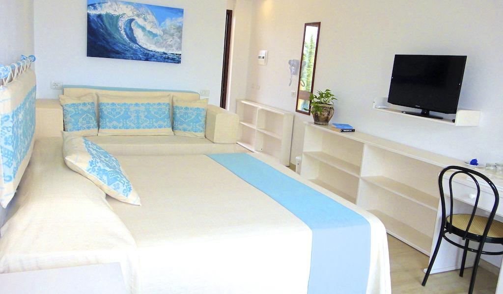 Domus De Janas Sul Mare Hotel บารีซาร์โด ภายนอก รูปภาพ