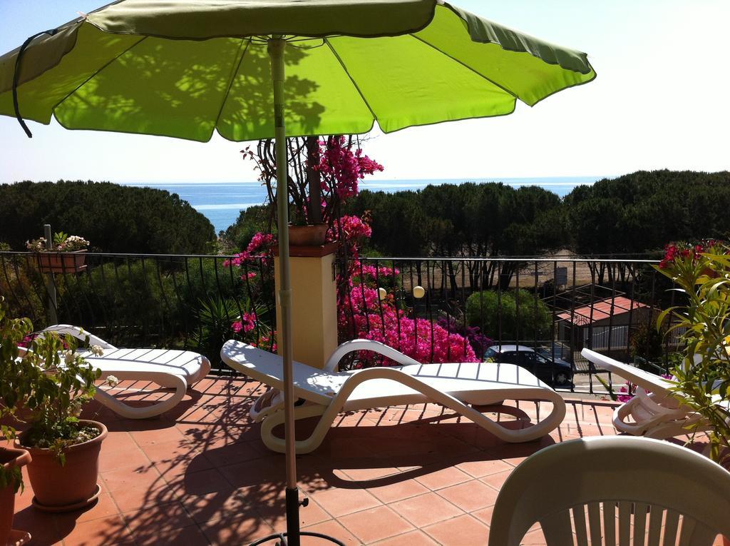 Domus De Janas Sul Mare Hotel บารีซาร์โด ภายนอก รูปภาพ